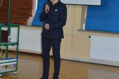 09