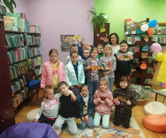 Tydzień Bibliotek – klasa II z wizytą w Bibliotece Publicznej w Kupnie