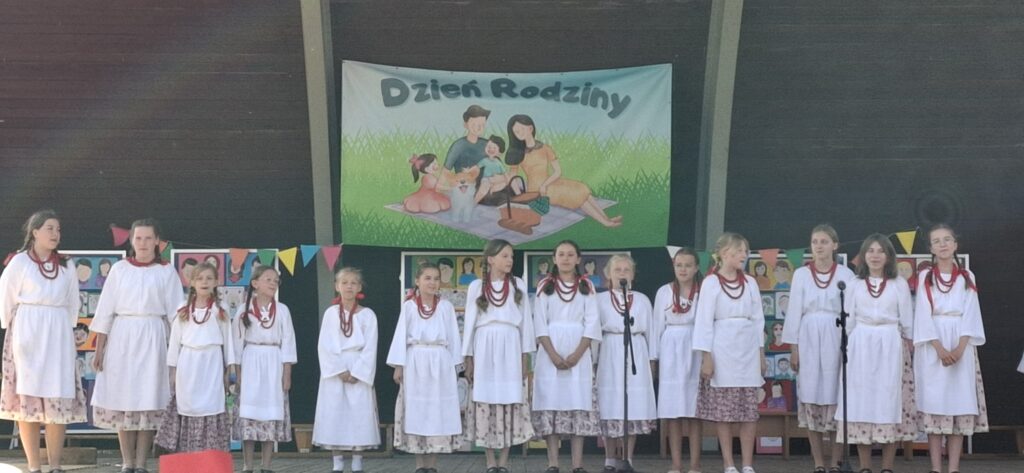 Lesianie na występie w Bratkowicach