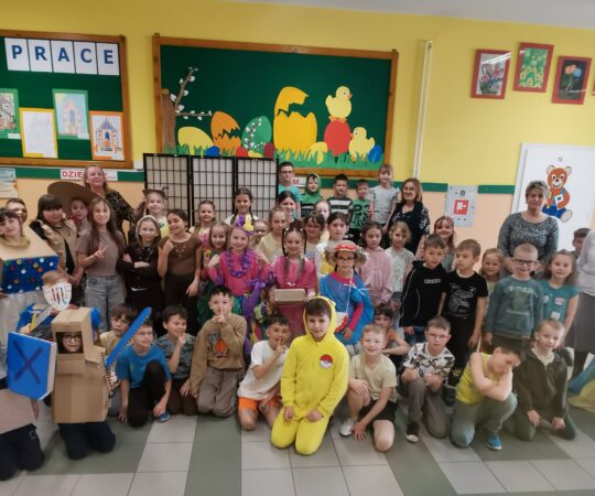 Wiosenny pokaz mody recyklingowej