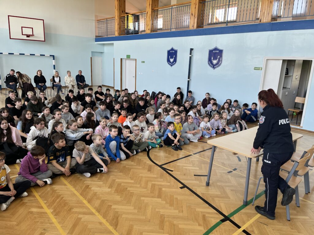 Spotkanie profilaktyczne z policjantką